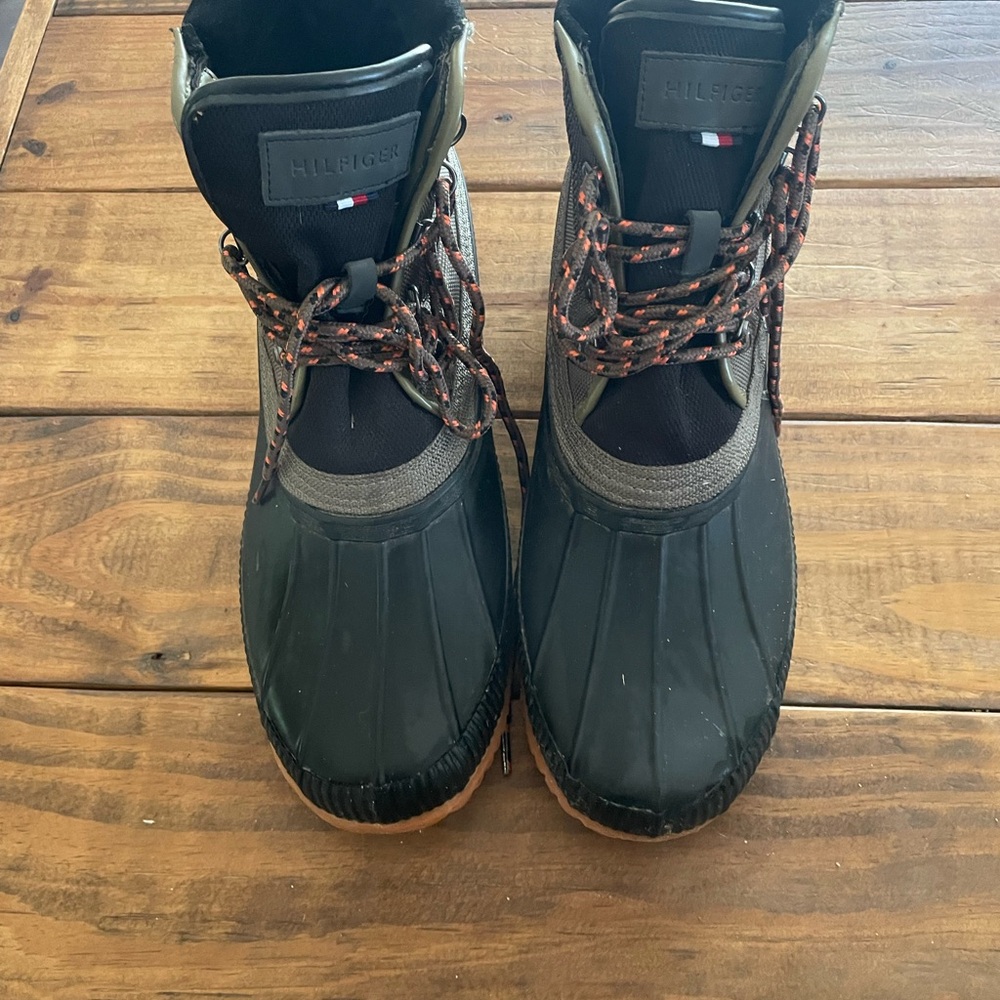 Tommy Hilfiger Men's Black and Brown Lace-Up Boots